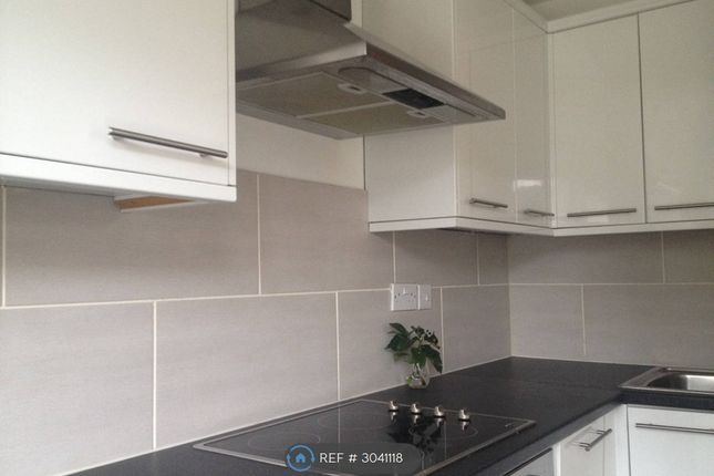 Flat, Lime Kiln Wharf, London photo 4