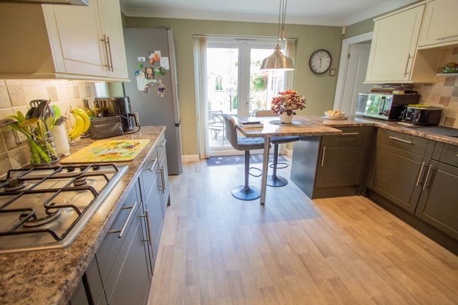 14 Thorne Farm Way, Ottery St Mary photo 4