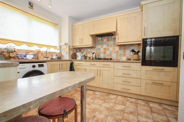 8 Eversleigh, Buckingham Close, Guildford photo 5