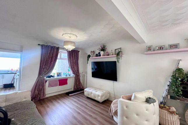 107, Llewellyn Street, Port Talbot photo 4