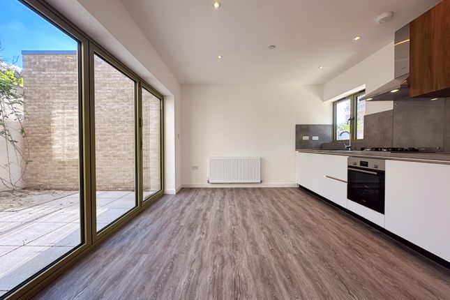 BRM7, 7, Brook Mews, Southgate, Enfield, London, N13 6AS, London photo 2