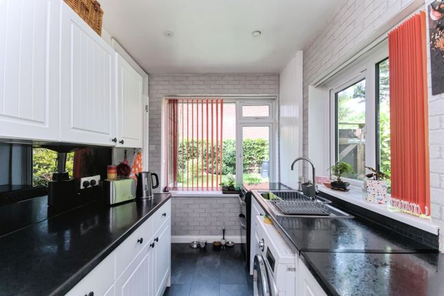 20, Spring Close, Eastbourne photo 2