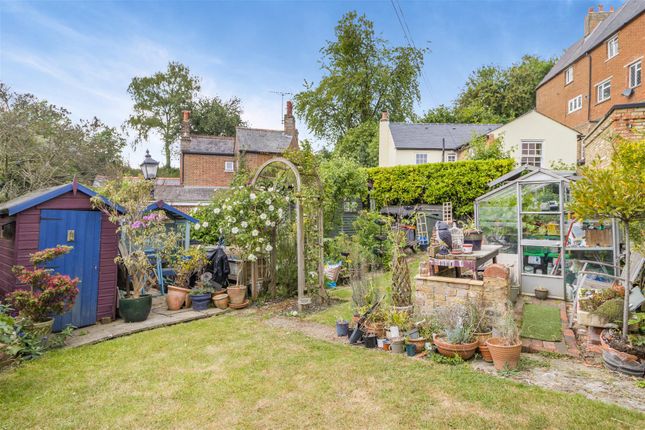 2 Artichoke Dell, Dog Kennel Lane, Chorleywood photo 2