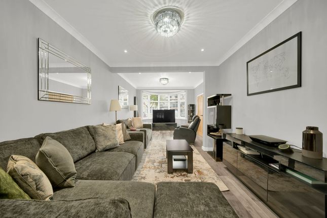 37 Clifton Road, Ilford photo 3