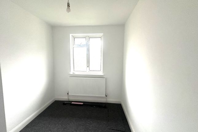 76, Connell Crescent, LONDON photo 4