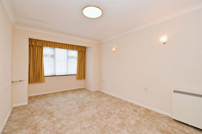 Flat for sale in Parkside Court, Diss
