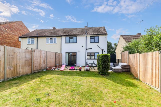 97, Holtspur Lane, High Wycombe photo 4