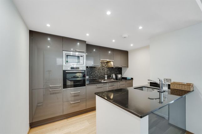 Flat 4, 38, Cranmer Road, Hampton Hill photo 3
