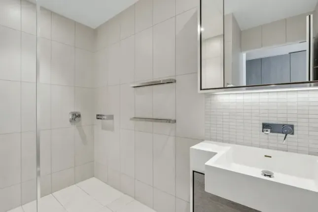 8 Water Street, Vertus, London photo 5