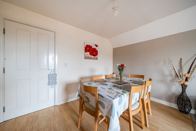 9, Phelps Mill Close, Gloucestershire photo 2