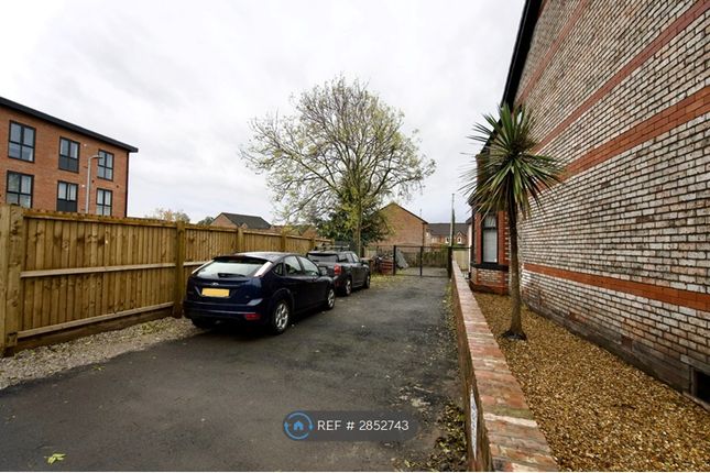 Barton Lane, Eccles, Manchester photo 2