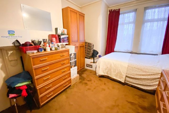 Terraced house for sale in Clyde Circus, London