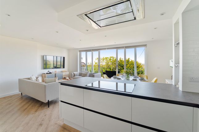 Open Plan Kitchen/Living