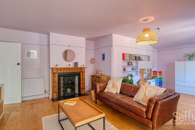 80 Harvey Lane, Norwich photo 2
