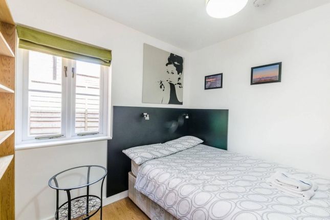 Studio to rent in Finchley Road, Hampstead