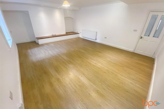 Basement Flat, 12 West Mall, Bristol photo 3