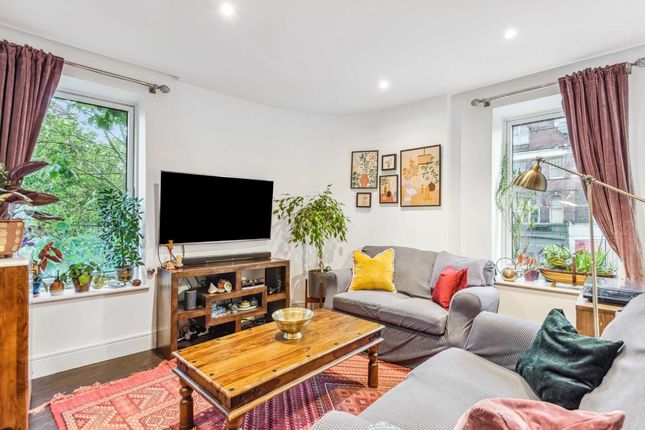 Flat for sale in Gaumont Place, London