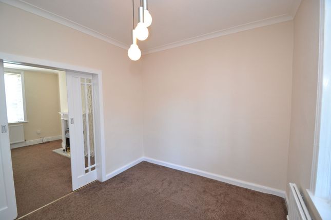 15 Albert Avenue, Idle photo 4