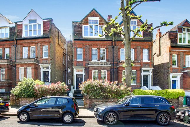 Thumbnail Flat to rent in Broadhurst Gardens, London