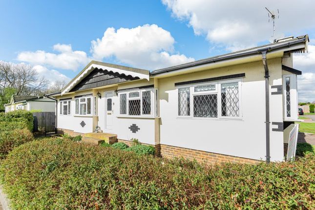 Thumbnail Detached bungalow for sale in Chieveley, Berkshire