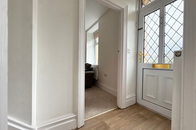 3, Gladys Place, Abergavenny photo 3