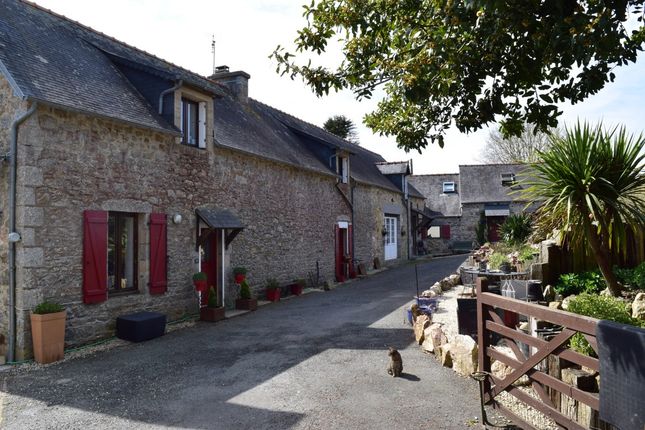 Thumbnail Detached house for sale in 22810 Plougonver, Côtes-D'armor, Brittany, France