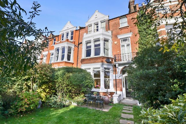 Terraced house for sale in Clapham Common, London