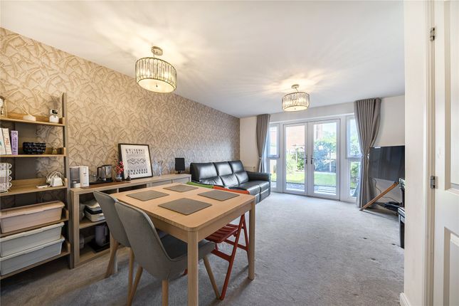 1, Blackbess Lane, Surrey photo 3