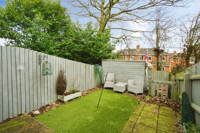 27, Tudor Vale, Upper Gornal, Dudley photo 4
