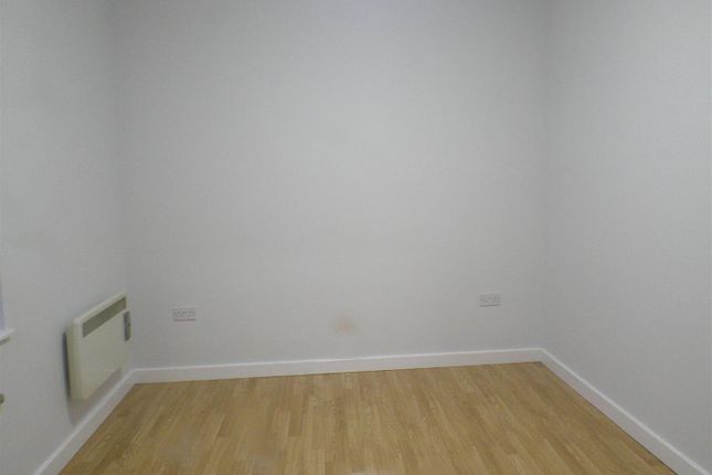 11c, Strode Road, Wellingborough photo 5