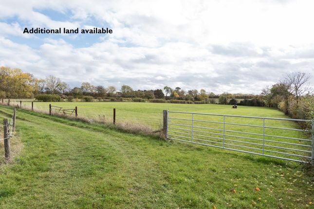 Country house for sale in Wheatsheaf Lane, Hinwick, Bedfordshire