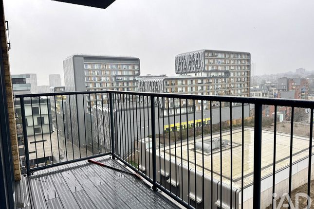 Flat Flat 803, 49, Wellington Street, London photo 2