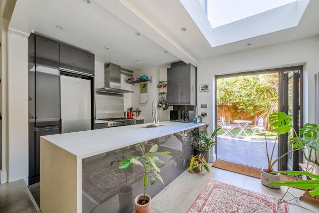 94,, Rommany Road, London photo 2