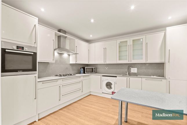 10a Brook Mews,, High Road, Chigwell photo 5
