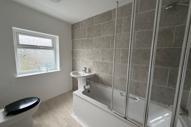 103, Silverdales, Rotherham photo 5