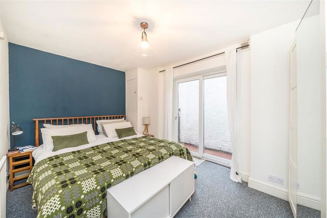 133A, Eglinton Hill, London photo 4