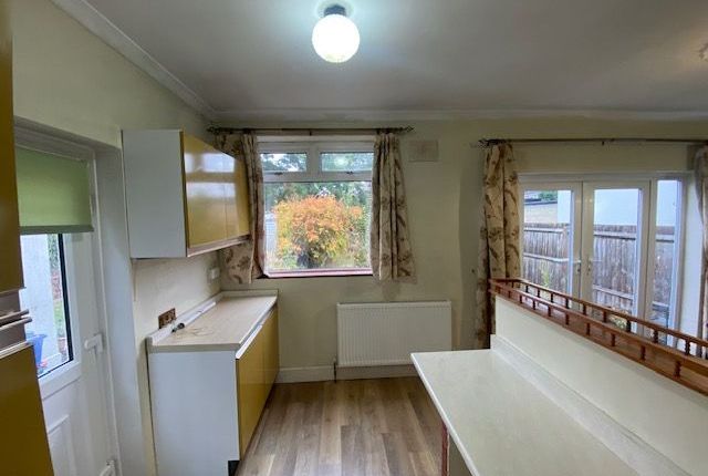 38 Hogarth Gardens, Hounslow photo 4