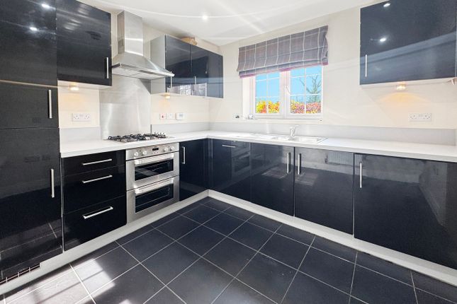 8, Brudenell Close, Amersham photo 2