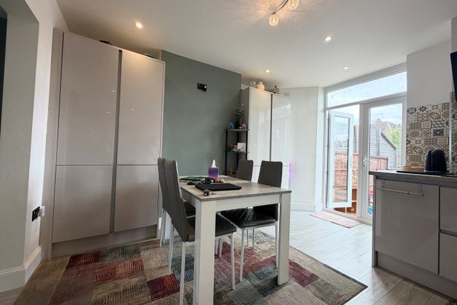33, Birmingham photo 4