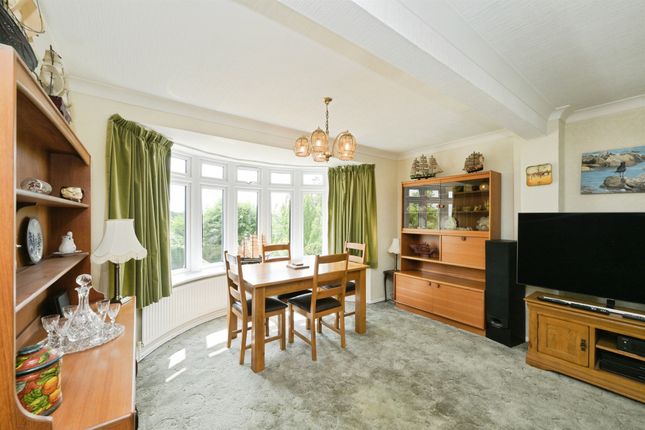 Shooters Drive, Nazeing, Waltham Abbey EN9 photo 4
