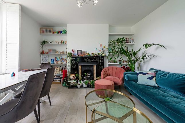 Flat 3, 25, Hillmarton Road, London photo 3