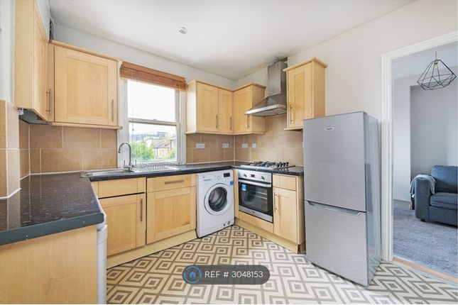 Top Floor Flat, Combermere Road, London photo 3