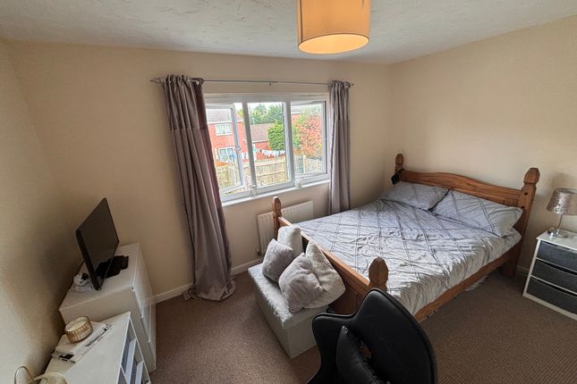 Property to rent in Follager Road, Rugby