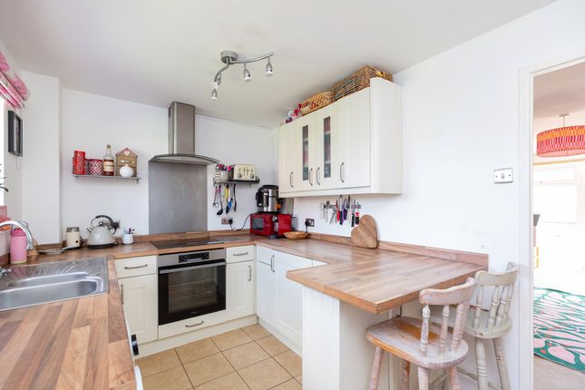1 Jeanneau Close, Shaftesbury photo 2