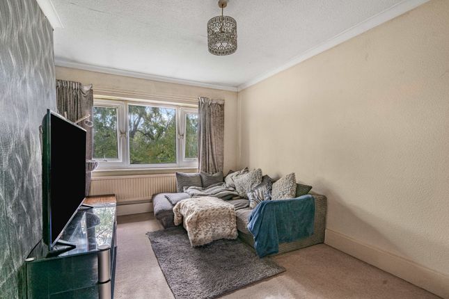 72, Vincent Avenue, Oldham photo 4