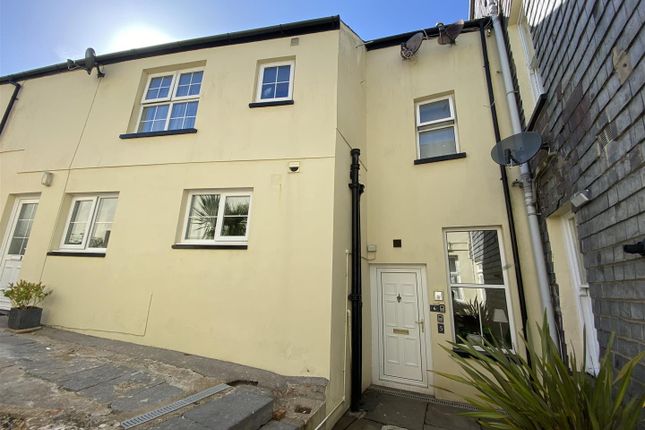 3-bed flat on The Parade, Pembroke, £120,000