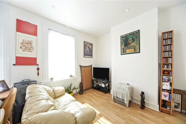 Maisonette for sale in Lakehall Road, Thornton Heath