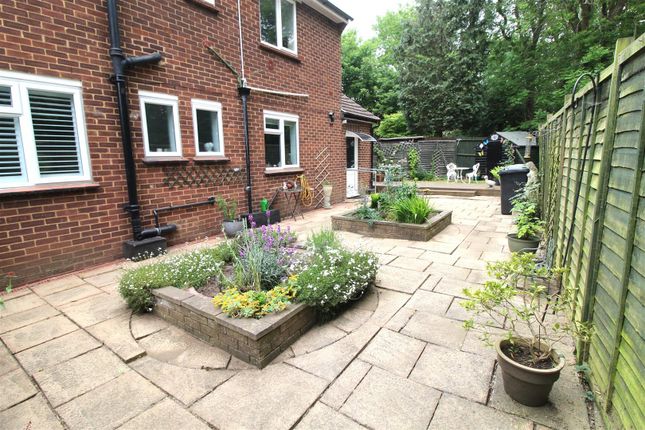 14, Norman Court, Little Heath, Potters Bar photo 2