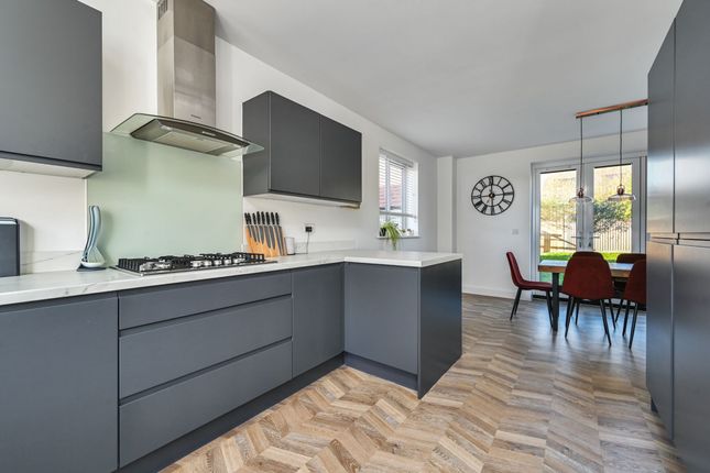 16 Daisy Drive, Hailsham photo 2