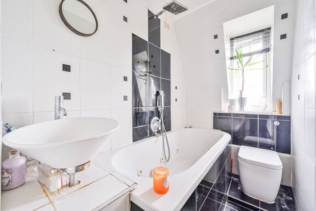 Flat for sale in Battersby Road, Catford, London